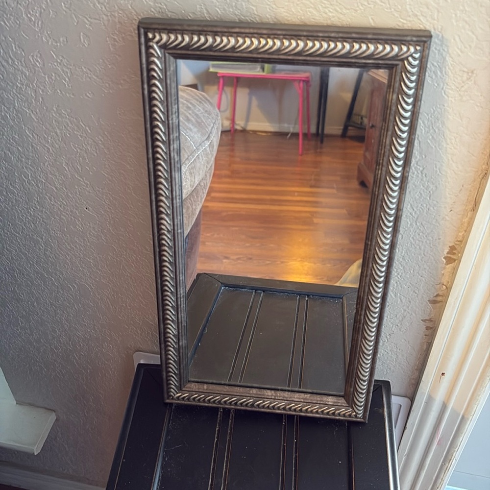 🪩 Mirror 13 1/2 x 7 1/2